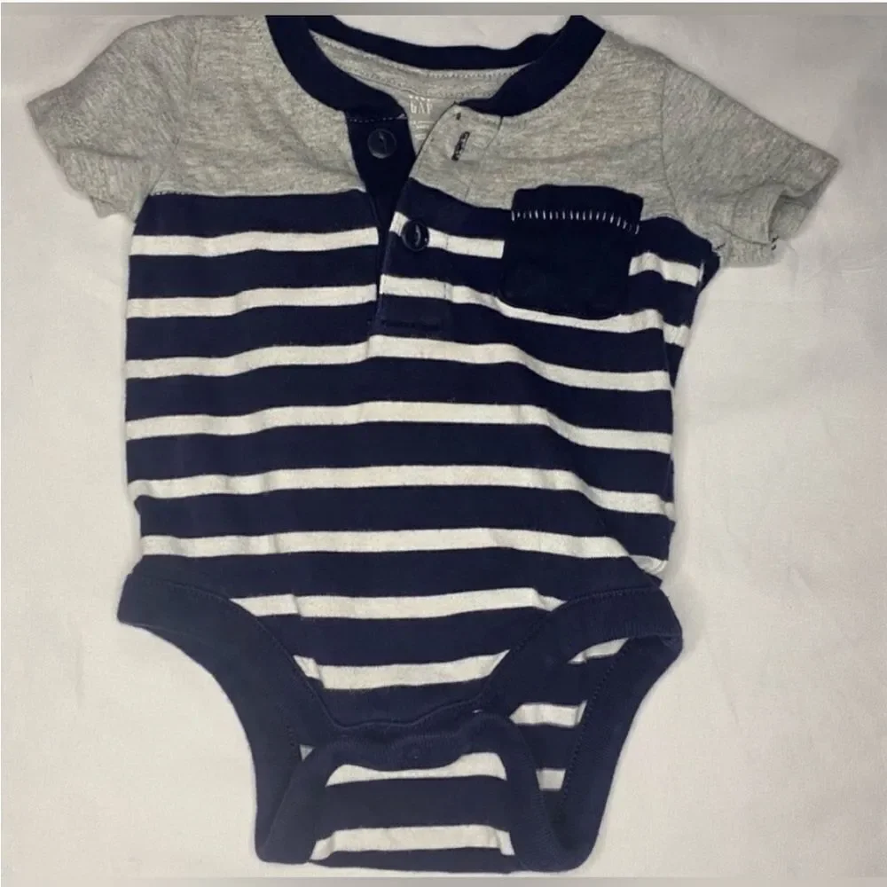 Gap striped Onsie Size 0-3M